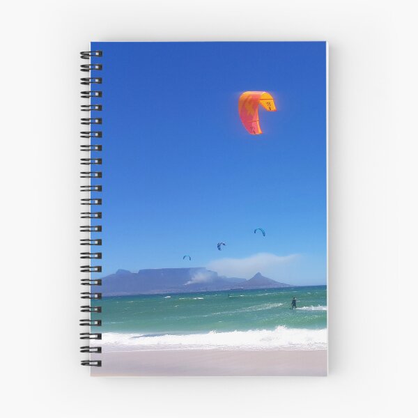 Artikelvorschau, Kitesurfer am Blouberg Beach entworfen und verkauft von Blissfully-MK.