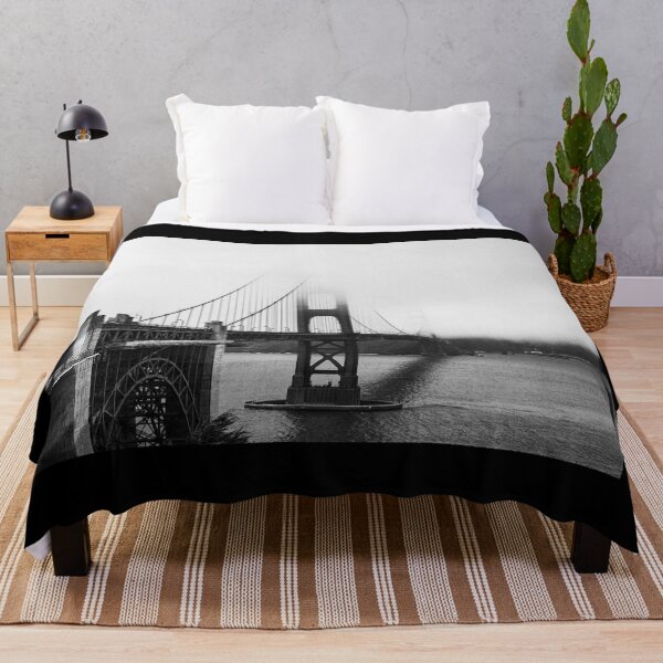 Artikelvorschau, Golden Gate Bridge im Nebel entworfen und verkauft von DeltaBassBugs.