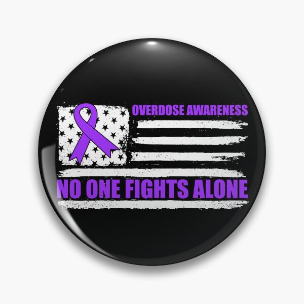 Artikelvorschau, No One Fights Alone USA Flag Drug Overdose Awareness Gear entworfen und verkauft von DynamicDesign.