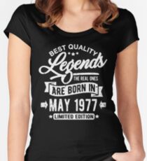 Camiseta entallada de cuello redondo Legends born in may 1977