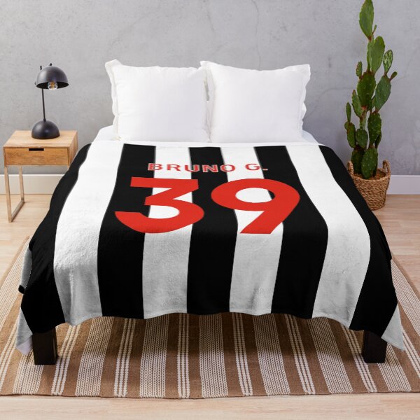 Aperçu de l'œuvre Bruno Guimaraes Newcastle Domicile Kit 23/24 créée et vendue par Alimator.
