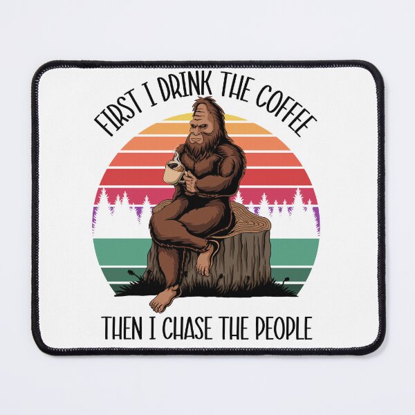 Artikel-Vorschau von Bigfoot trinkt Kaffee, designt und verkauft von DesignsByRBK.