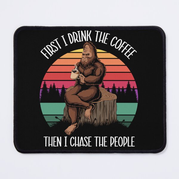 Artikel-Vorschau von Bigfoot trinkt Kaffee, designt und verkauft von DesignsByRBK.