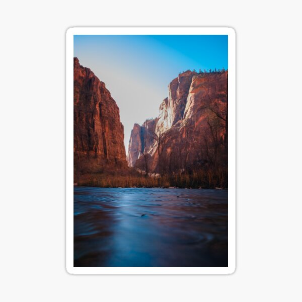 Vista previa del artículo con la obra «Boca de The Narrows, Parque Nacional Zion», diseñado y vendido por Levi Carroll.