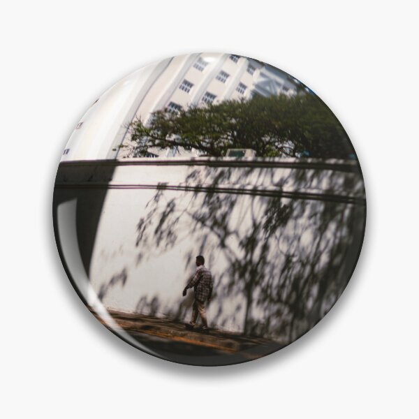 Artikelvorschau, Urban Wanderer: Schatten, Reflexionen, Mittagsspaziergang entworfen und verkauft von infinara.