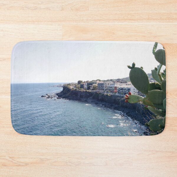 Aperçu de l'œuvre Panorama de la côte d'Acicastello créée et vendue par foxxya.