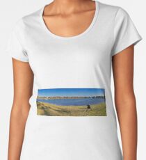 Photographer at work PANORAMIC Women's Premium T-Shirt