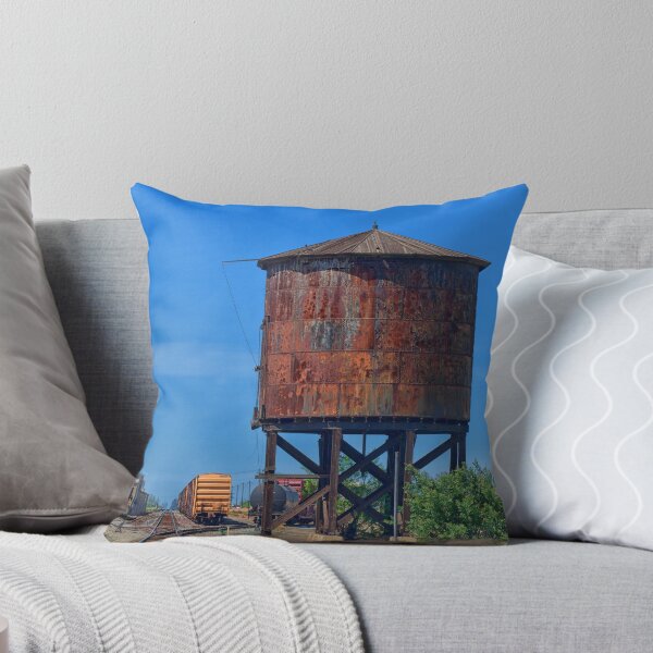 Aperçu de l'œuvre Vintage Water Tower créée et vendue par Floyd Hopper.