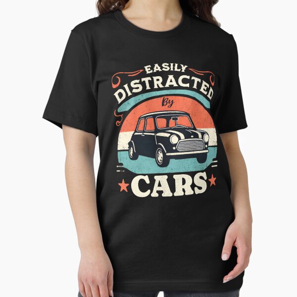 Aperçu de l'œuvre Facilement distrait par les voitures - Retro Classic Mini créée et vendue par BeansterNL.