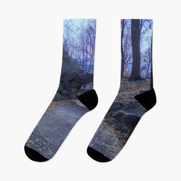 Artikelvorschau, Treten Sie ein zu Valentino entworfen und verkauft von Cr4Store.