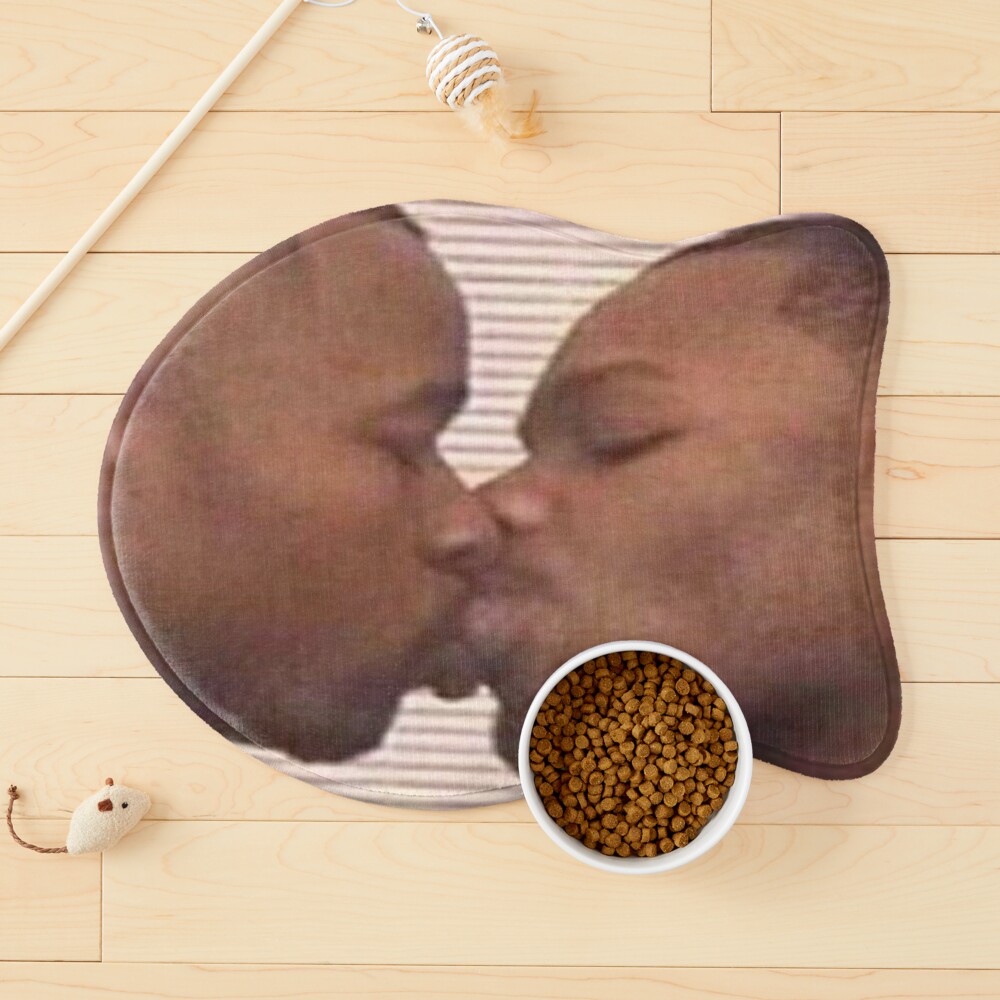 2 black guys kissing