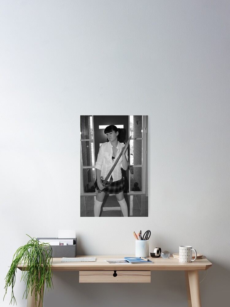 Imagen 2 de 3, Póster con la obra , diseñada y vendida por Garry Hannah.
