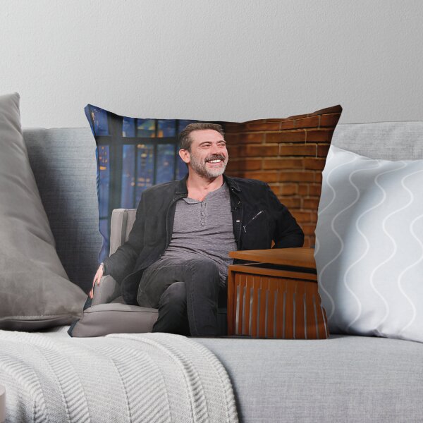 https://ih1.redbubble.net/image.5385453154.6406/throwpillow,small,600x-bg,f8f8f8-c,0,120,600,600.jpg