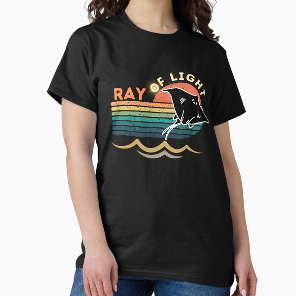Artikel-Vorschau von Ray of Light – Süßes Ozean-Manta-Rochen-Retro-Sonnenuntergang-T-Shirt, designt und verkauft von bobparduephoto.