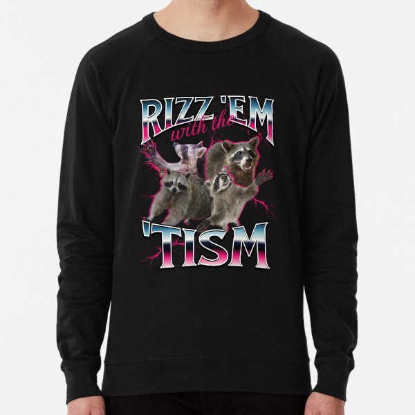 Vista previa del artículo con la obra «Rizz Em With the Tism Meme - Mapache divertido con autismo en estilo pirata vintage de los años 90», diseñado y vendido por PetNamedPeeve.
