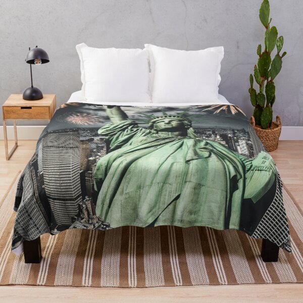 Item preview, statue of liberty in manhattan designed and sold by franckreporter.
