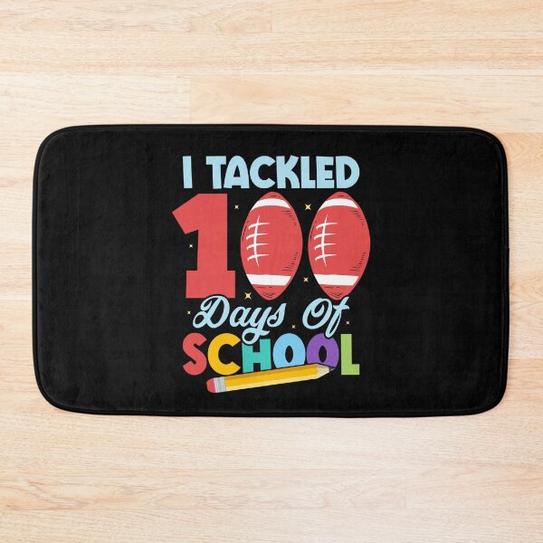 Artikelvorschau, Ich habe 100 Days Of School Football Student-Kid in Angriff genommen entworfen und verkauft von Smix Pixels.