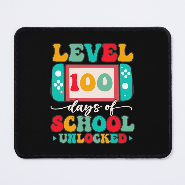 Artikelvorschau, Level 100 Schultage im Retro-Stil freigeschaltet entworfen und verkauft von Smix Pixels.