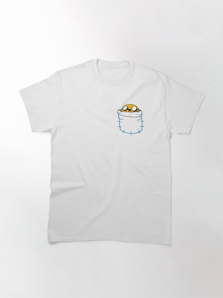 Thumbnail 3 von 7, Classic T-Shirt, Kreativer Druck von Jake aus Adventure Time in Finns Tasche designt und verkauft von GardenGhostShop.