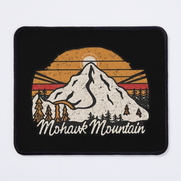 Aperçu de l'œuvre Montagne Mohawk - Connecticut créée et vendue par GroovyDino.