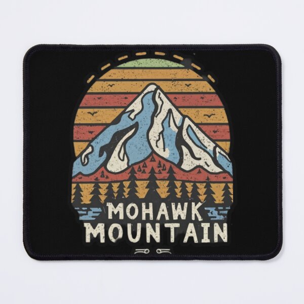 Aperçu de l'œuvre Montagne Mohawk - Connecticut créée et vendue par GroovyDino.