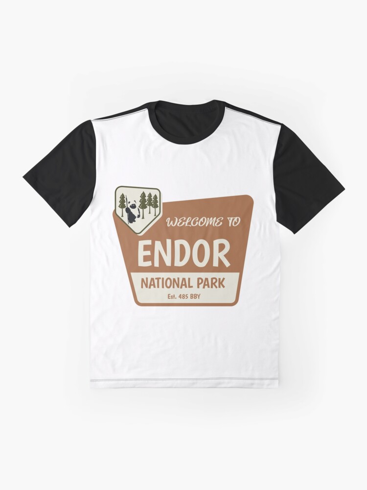 Imagen 4 de 5, Camiseta gráfica con la obra Bienvenido a Endor, diseñada y vendida por FitCheckApparel.