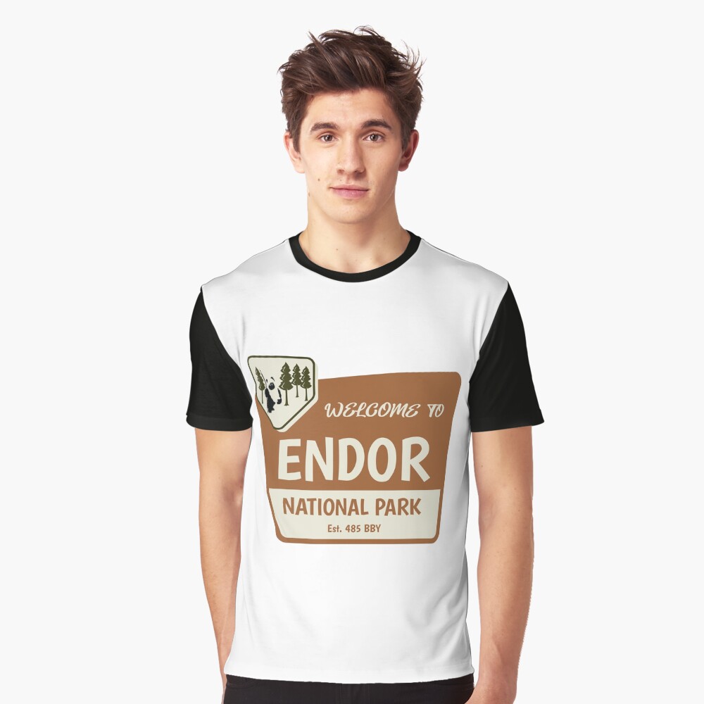 Vista previa del artículo con la obra «Camiseta gráfica», diseñado y vendido por FitCheckApparel.