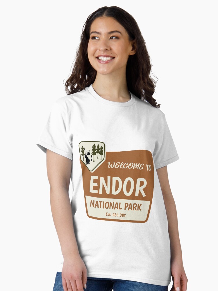 Imagen 2 de 7, Camiseta clásica con la obra Bienvenido a Endor, diseñada y vendida por FitCheckApparel.