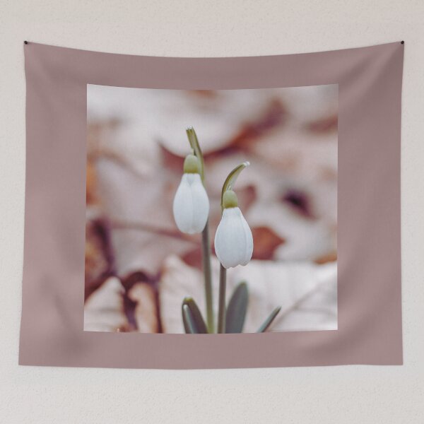 Aperçu de l'œuvre Les fleurs de perce-neige blanches fleurissent créée et vendue par SabinasDesigns.