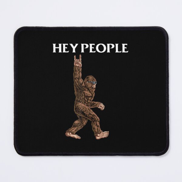Artikelvorschau, Bigfoot Hey People – Hey People Lustiges Sasquatch Big Foot Grafik-T-Shirt entworfen und verkauft von myrosetee.