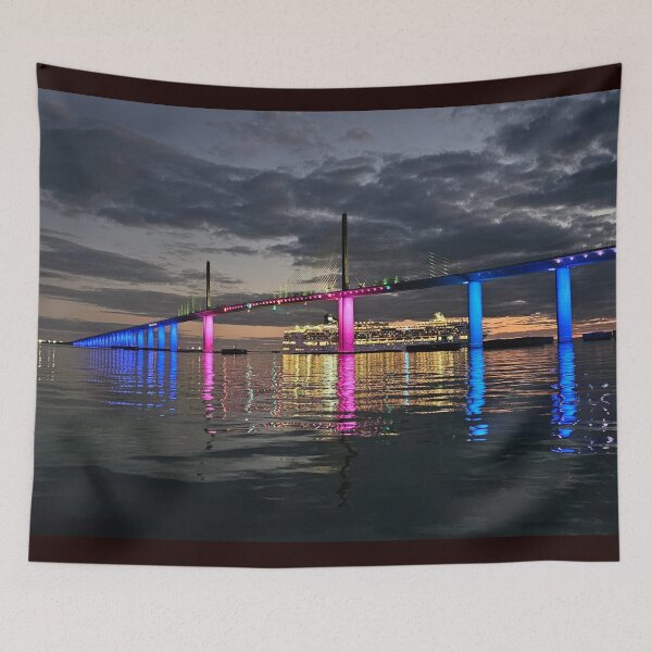 Aperçu de l'œuvre Pont Saint-Pete avec illumination créée et vendue par Alla Gill.