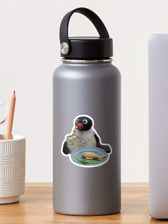 Imagen 1 de 3, Pegatina con la obra pingu comiendo, diseñada y vendida por maryflo.