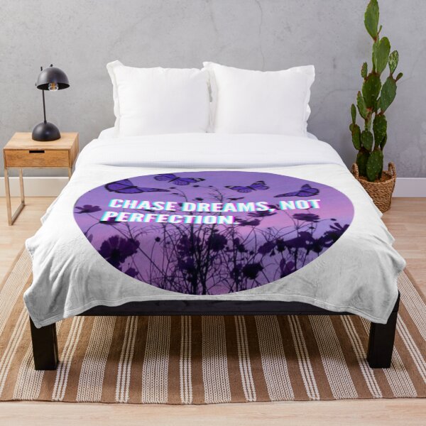 Item preview, ''Persigue sueños, no la perfección'' - Arte de citas motivacionales designed and sold by Kaitychoco.