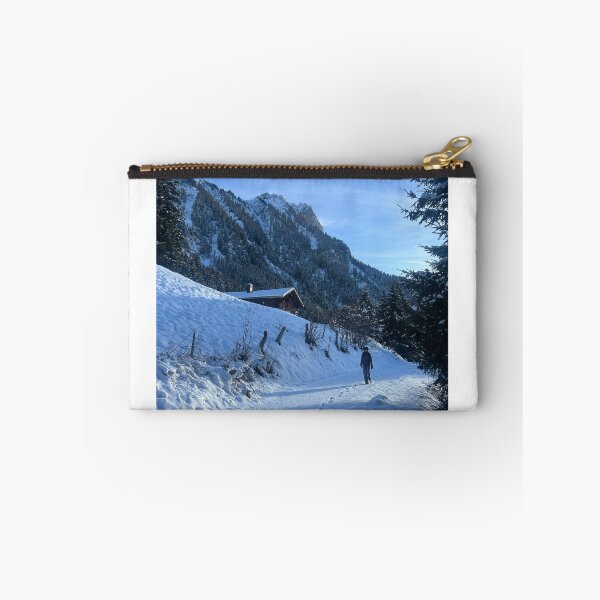 Artikelvorschau, Verschneite Berglandschaft in der Schweiz entworfen und verkauft von WapitiSTORE.