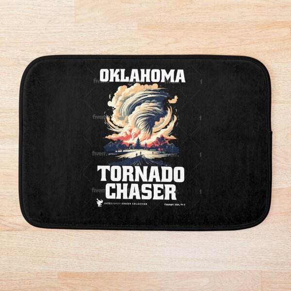 Aperçu de l'œuvre Chasseur de tornades d'Oklahoma V2 créée et vendue par Jazz Bishop’s Tornado Alley Tees.