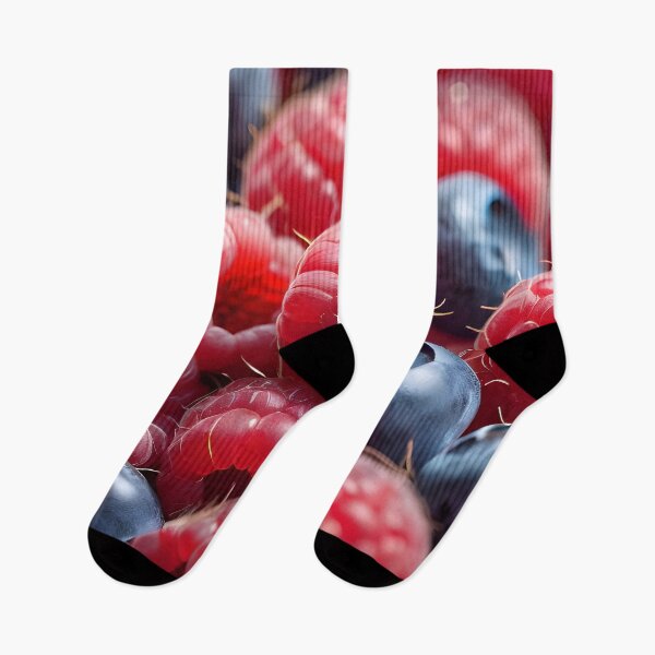 Aperçu de l'œuvre Sweet And Refreshing Raspberry And Blueberry Pattern créée et vendue par TheArtOfPat.