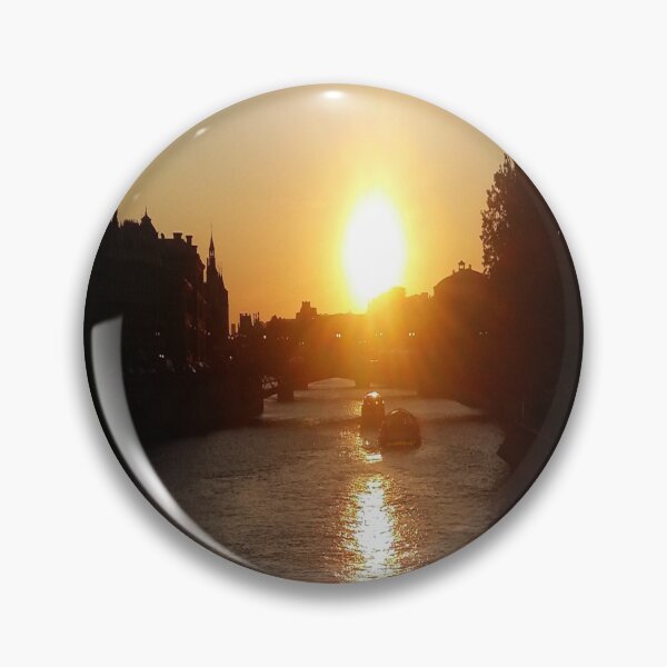 Item preview, "Coucher de soleil sur Paris" (= sunset in Paris) designed and sold by Isa-Isarielle.