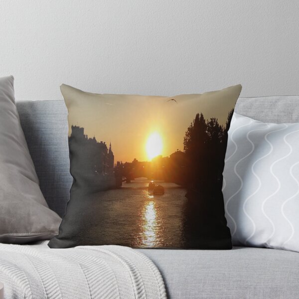 Item preview, "Coucher de soleil sur Paris" (= sunset in Paris) designed and sold by Isa-Isarielle.