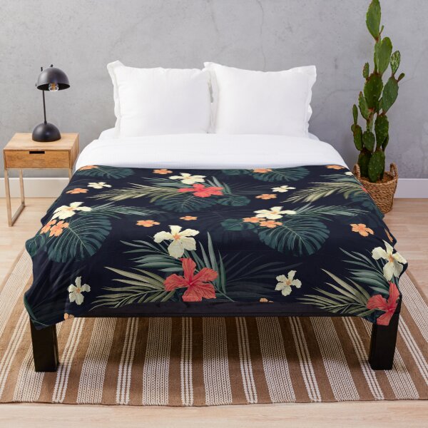 Dark tropical flowers Throw Blanket