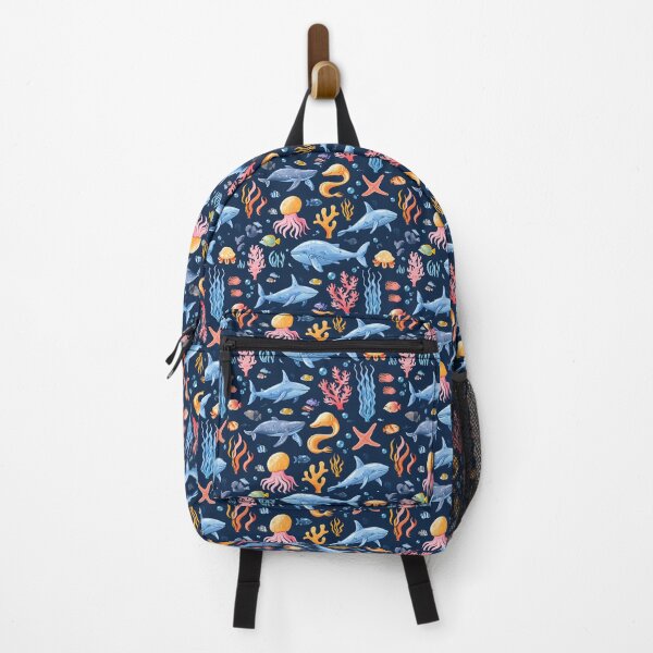 Vista previa del artículo con la obra «Criaturas Del Océano Peces Conchas Vida Acuática Mar Agua Burbujas Ballenas Playa», diseñado y vendido por PHZTees.