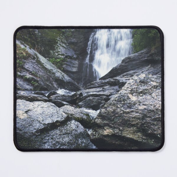 Artikelvorschau, Tom's Creek Falls entworfen und verkauft von Isla Creek Casuals.