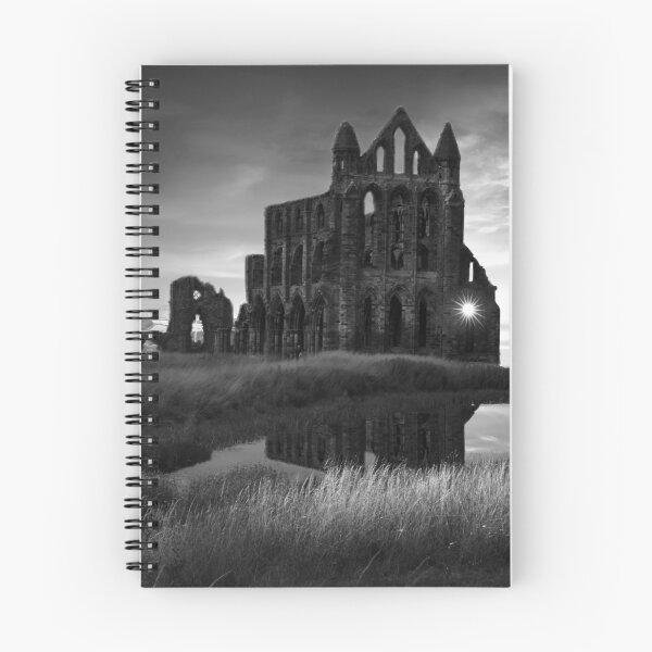 Artikelvorschau, Whitby Abbey BW entworfen und verkauft von Alisonchambers2.