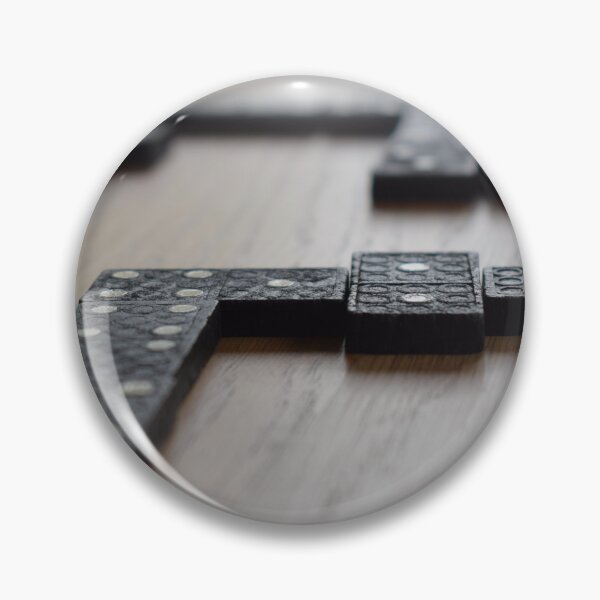 Artikelvorschau, Domino auf Holztisch entworfen und verkauft von Eva-Designs-.