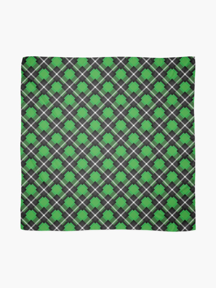 Aperçu 2 sur 3. Foulard avec l'œuvre Motif à carreaux verts créée et vendue par Oliveirallan.
