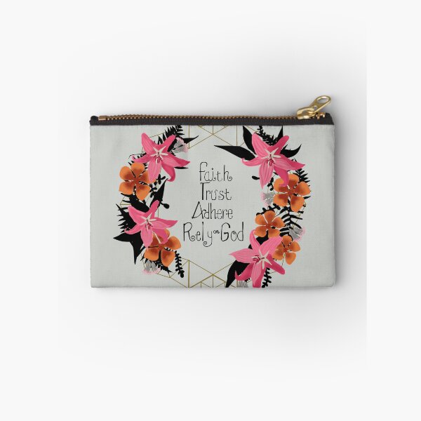 Artikelvorschau, Böhmisches geometrisches Blumenmuster mit Zitat „Faith, Trust, Adhere, Rely on God“ entworfen und verkauft von Ldydesign.
