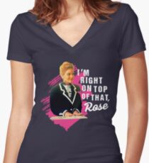 Camiseta entallada de cuello en V Estoy justo encima de esa rosa