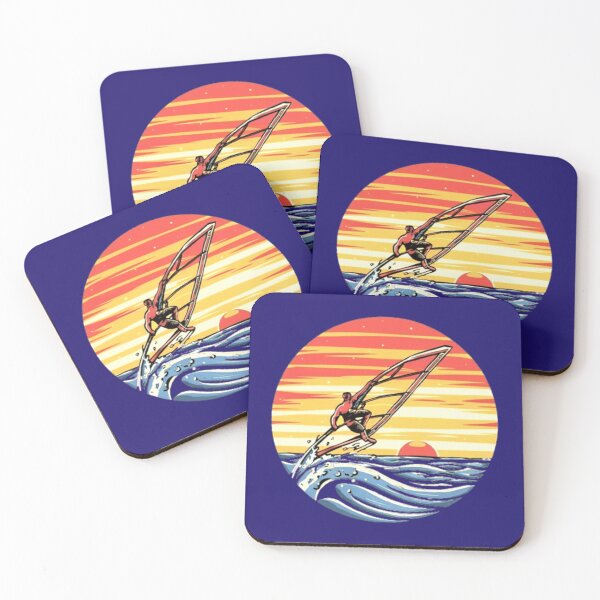 Artikelvorschau, Windsurfer im Sonnenuntergang entworfen und verkauft von MyTshirtArt.