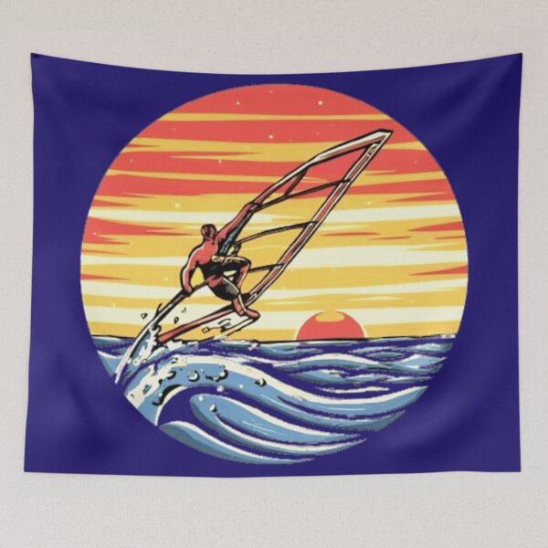 Artikelvorschau, Windsurfer im Sonnenuntergang entworfen und verkauft von MyTshirtArt.