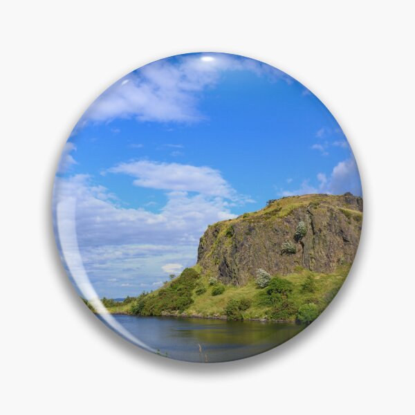 Artikelvorschau, Dunsapie Loch und Crags entworfen und verkauft von Kasia Design.
