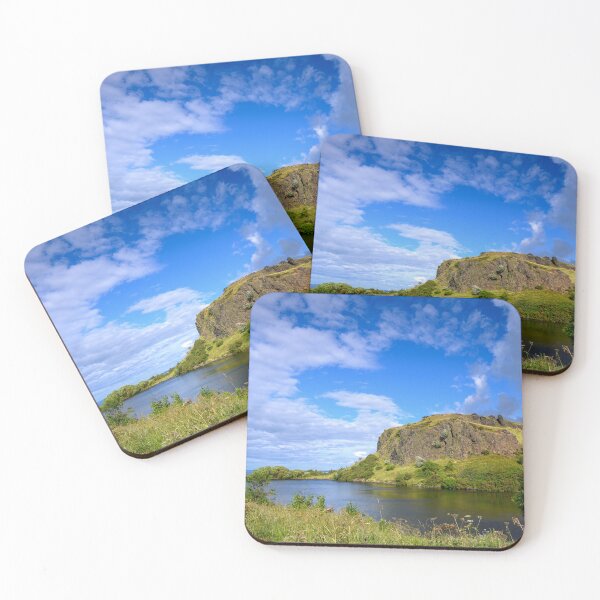Artikelvorschau, Dunsapie Loch und Crags entworfen und verkauft von Kasia Design.